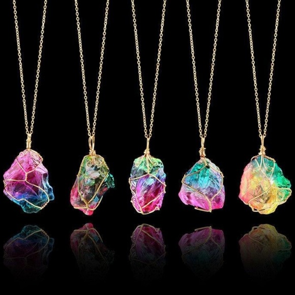 Jewelry - 🔹 Natural Wire Wrapped Quartz Neckla